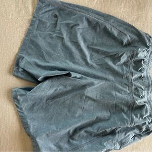 lululemon athletica Men's Athletic Shorts - Gray